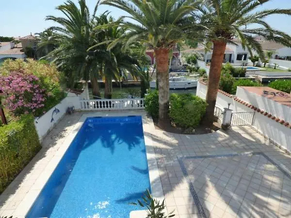 Cap Ras Villa Empuriabrava 0*,