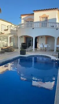 Cap Ras Villa Empuriabrava Spain